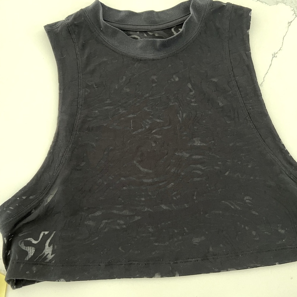 Lululemon size 0 crop top. Zebra print. Comfort soft fit. Not tight